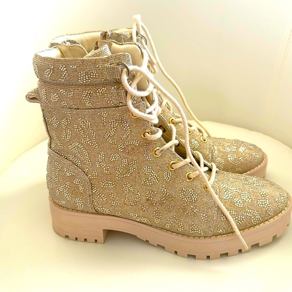 Gianni Bini Glitz Sparkle Women’s Combat Boots. Only worn a few times. Size 8.